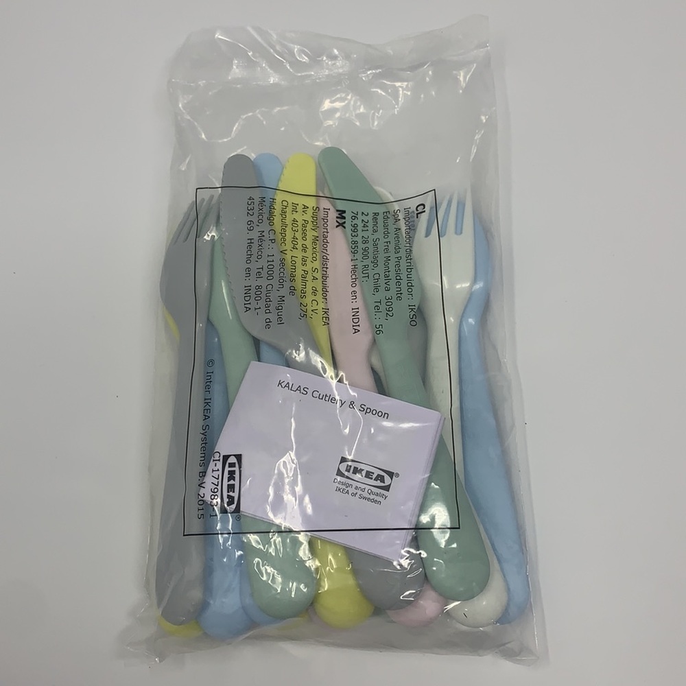 18-piece IKEA KALAS flatware set, mixed colors, plastic forks, knifes, spoons - Picture 3 of 5